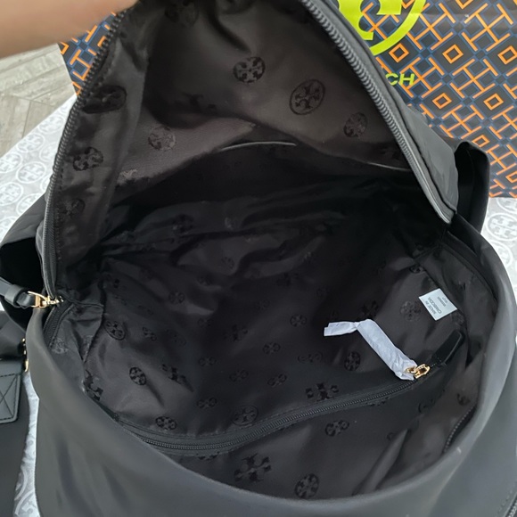 New, authentic nylon tory burch black backpack  883668 - Picture 9 of 12